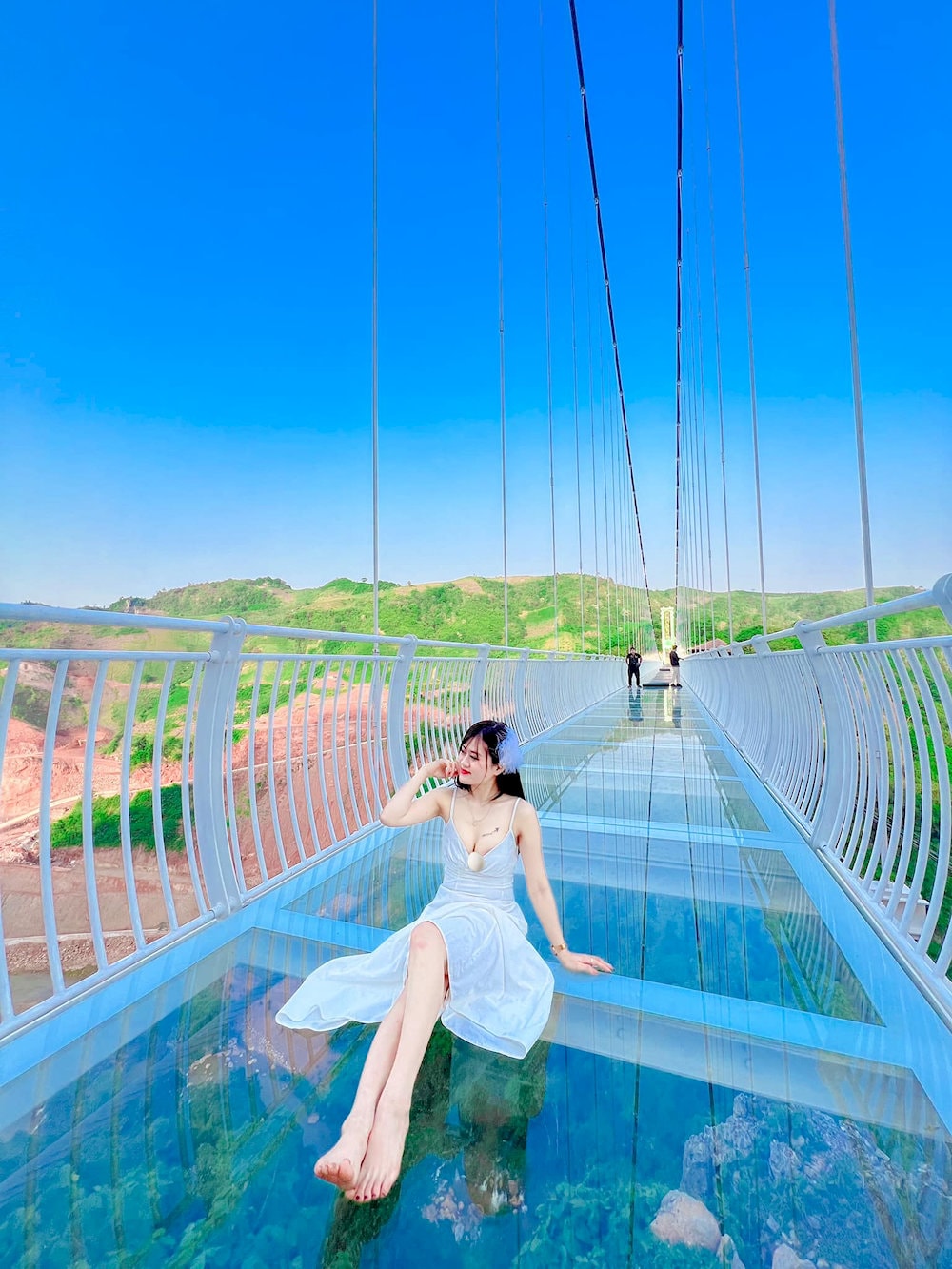 You should visit in the early morning or late afternoon for softer light and fewer crowds - perfect for dreamy photos